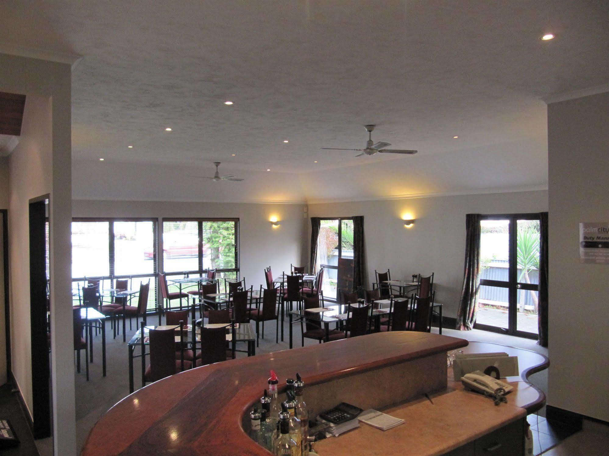 Palm City Motor Inn Napier Bagian luar foto