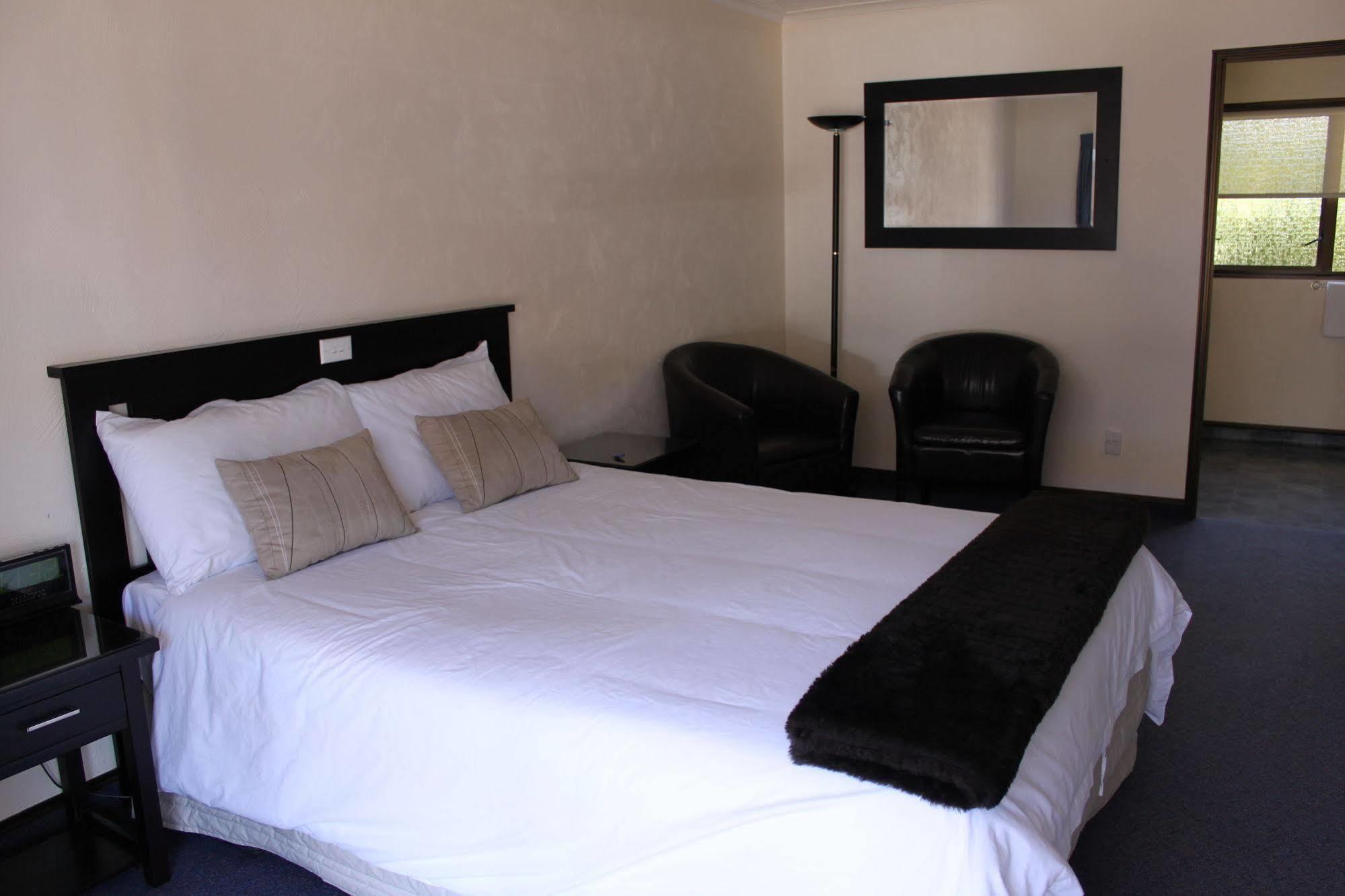Palm City Motor Inn Napier Bagian luar foto